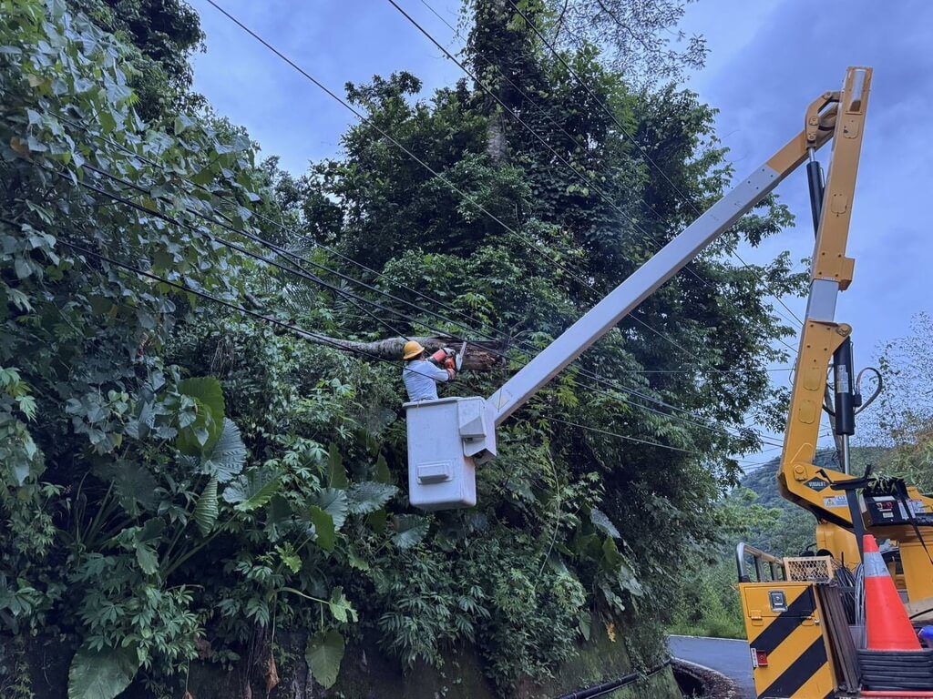 颱風襲嘉義縣市 史上罕見電力災情一度15萬戶停電