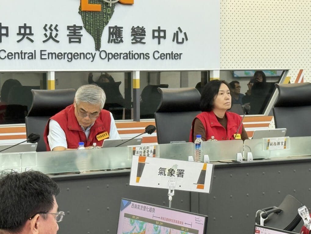豪雨未歇 中央應變中心:週末避免前往山區海邊 豪雨未歇 中央應變中心:週末避免前往山區海邊