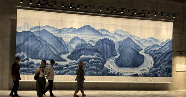 文化世博在大阪 陳景林藍染巨作「台灣母親河」亮相 文化世博在大阪 陳景林藍染巨作「台灣母親河」亮相