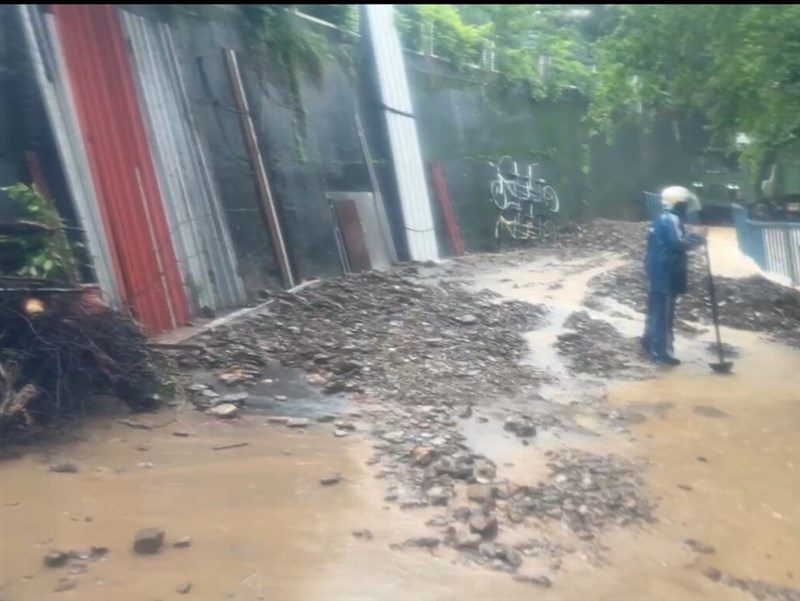屏東口社村雨量全台最多 道路遭土石泥流覆蓋 屏東口社村雨量全台最多 道路遭土石泥流覆蓋