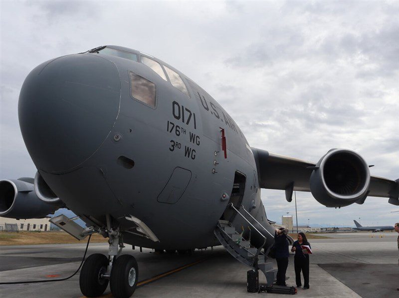 美軍「北極狼」勁旅駕全地形車上山下海 阻中俄進犯 美軍「北極狼」勁旅駕全地形車上山下海 阻中俄進犯