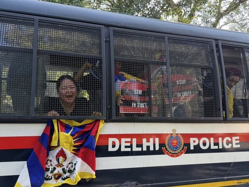 抗議王毅訪印度談邊界 30流亡藏人遭捕 抗議王毅訪印度談邊界 30流亡藏人遭捕