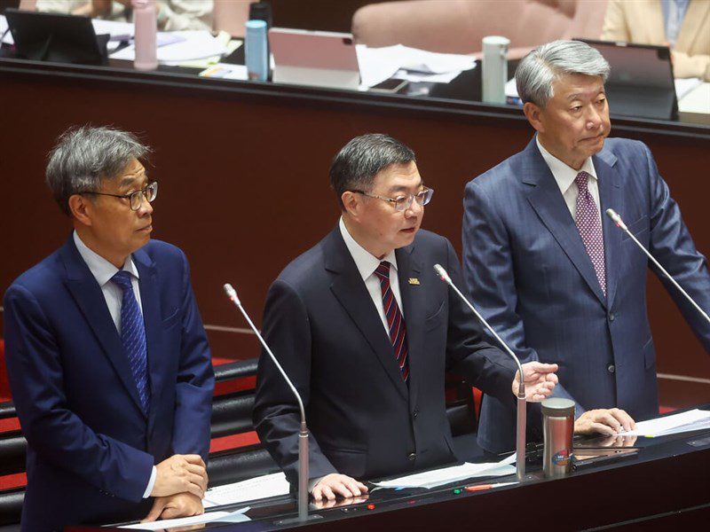 立委促從速普發現金 卓榮泰:會努力但9月不可能 立委促從速普發現金 卓榮泰:會努力但9月不可能