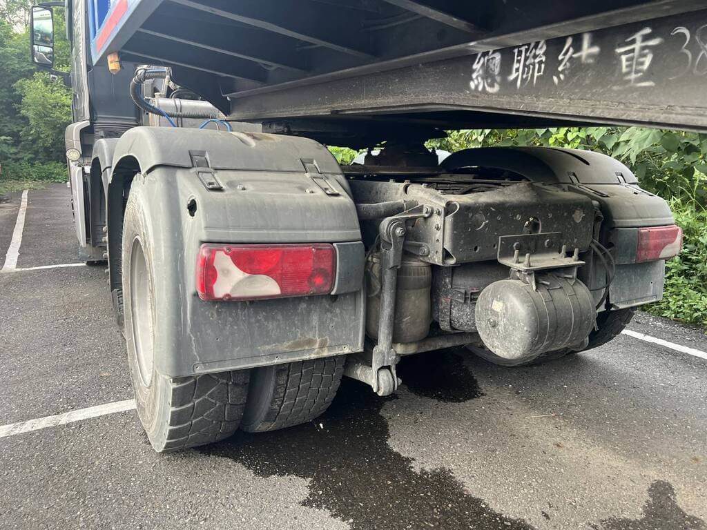 男駕曳引車未掛車牌一路逃 遭開10單最高罰25萬 男駕曳引車未掛車牌一路逃 遭開10單最高罰25萬