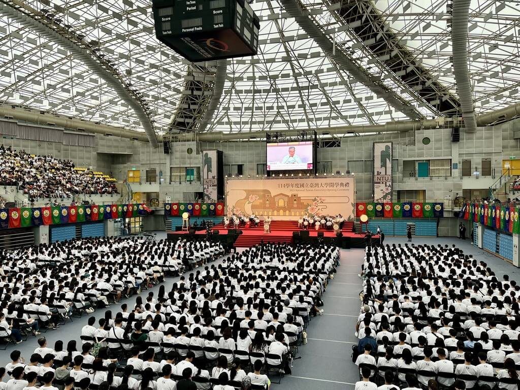 台大開學典禮 陳文章勉新生堅定追夢不怕挫折 台大開學典禮 陳文章勉新生堅定追夢不怕挫折