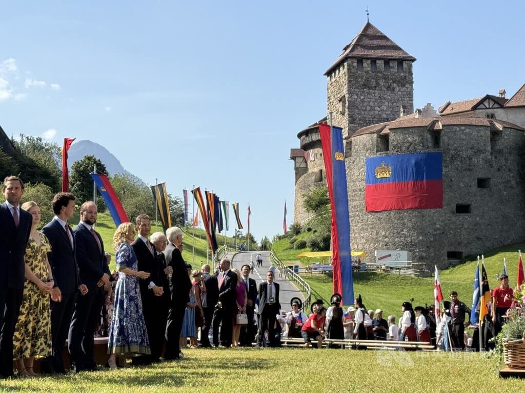 列支敦斯登國慶日歡騰 皇室走入人群城堡花園開放 列支敦斯登國慶日歡騰 皇室走入人群城堡花園開放