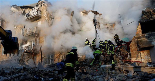 俄軍襲基輔死亡數增至15人 歐盟英法德紛紛譴責 俄軍襲基輔死亡數增至15人 歐盟英法德紛紛譴責