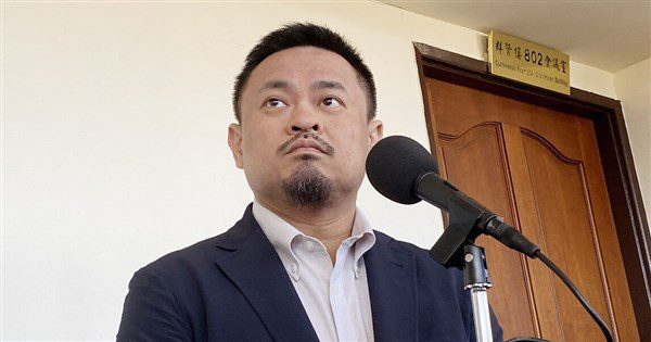 逾80歲聘外籍看護免評 上路17天1450件申請案 逾80歲聘外籍看護免評 上路17天1450件申請案