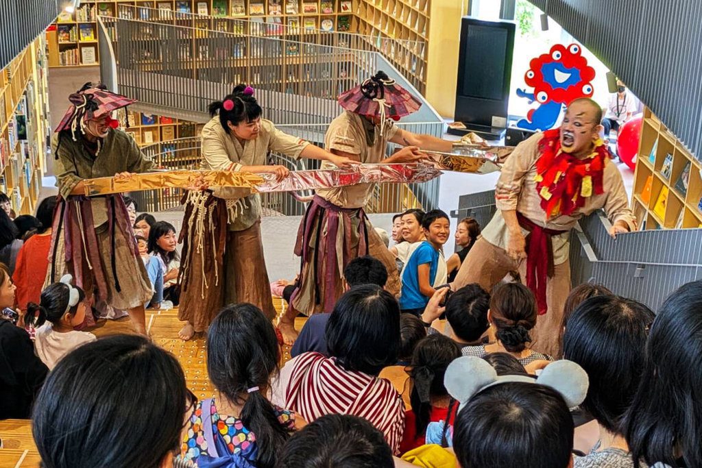 默劇詮釋虎姑婆 野孩子肢體劇場文化世博演出 默劇詮釋虎姑婆 野孩子肢體劇場文化世博演出