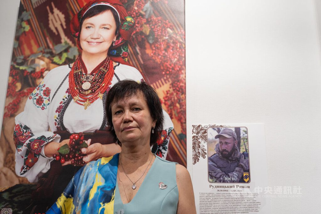 影像展紀念不屈 烏克蘭遺屬用愛延續逝者精神 影像展紀念不屈 烏克蘭遺屬用愛延續逝者精神