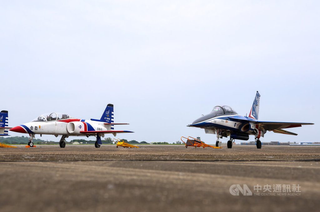 自強交棒勇鷹 空軍雷虎特技小組換裝第6代機型 自強交棒勇鷹 空軍雷虎特技小組換裝第6代機型