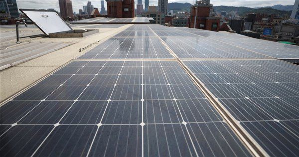 太陽能購電遭疑官商勾結 經部:2009年起依法訂價 太陽能購電遭疑官商勾結 經部:2009年起依法訂價