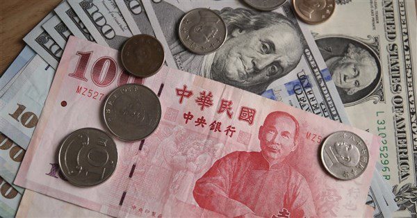 鮑爾放鴿暗示降息　股匯雙漲新台幣早盤勁揚逾1.7角