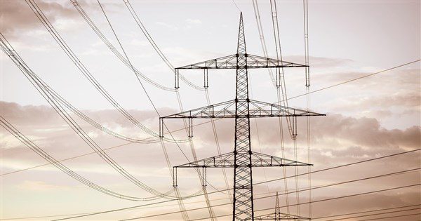 電網老舊與AI興起雙重夾擊 美國電價5年漲32% 電網老舊與AI興起雙重夾擊 美國電價5年漲32%