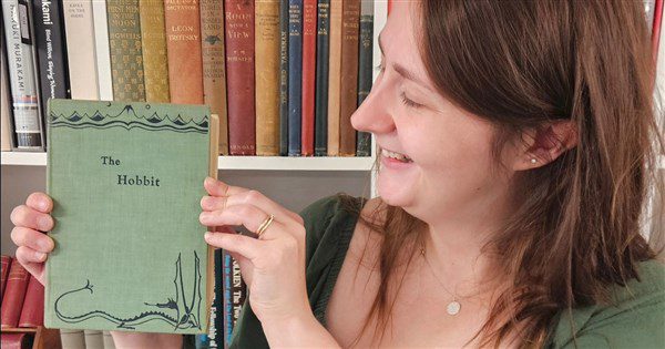 「哈比人」罕見1937首刷版拍賣 逾4萬英鎊成交 「哈比人」罕見1937首刷版拍賣 逾4萬英鎊成交