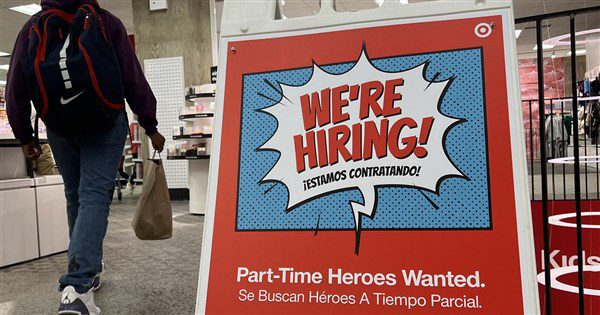 美國7月非農新增就業不如預期失業率升 前2月人數大幅下修 美國7月非農新增就業不如預期失業率升 前2月人數大幅下修