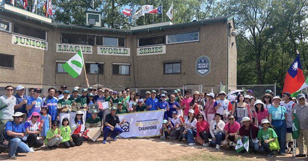 台灣小將擊退地主美國隊 奪世界次青少棒錦標賽冠軍 台灣小將擊退地主美國隊 奪世界次青少棒錦標賽冠軍