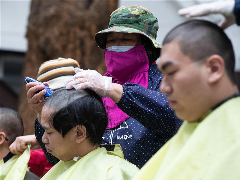 內政部擬加嚴僑民役男緩徵條件 返國滿183天即服役 內政部擬加嚴僑民役男緩徵條件 返國滿183天即服役