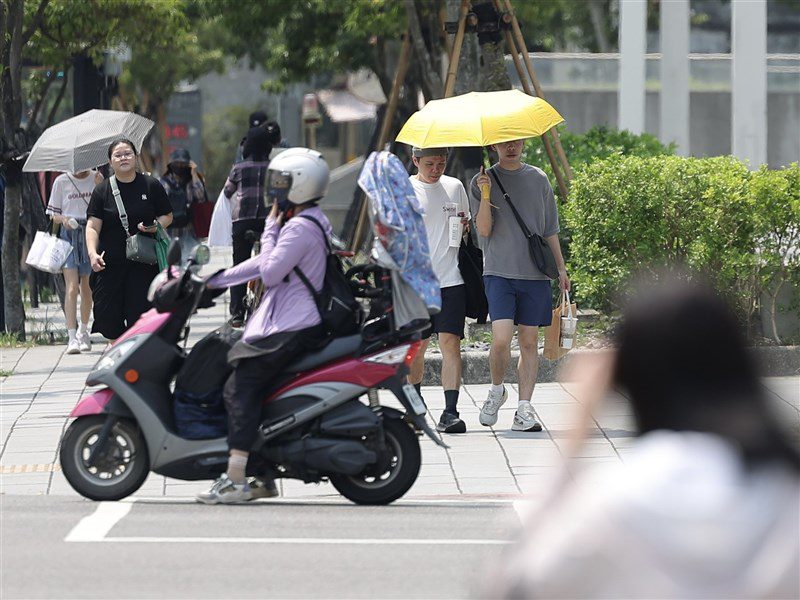 本週多午後雷陣雨 9/2起冷心低壓再襲全台大雨 本週多午後雷陣雨 9/2起冷心低壓再襲全台大雨