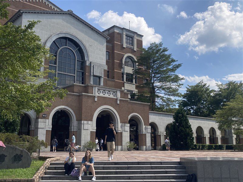 台大分發建中202人錄取最多 醫學系門檻288級分 台大分發建中202人錄取最多 醫學系門檻288級分