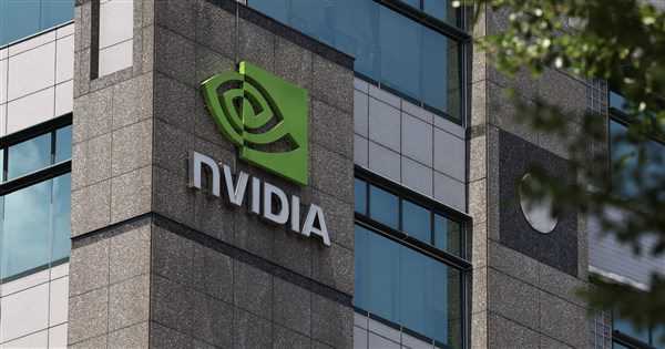 回應中國官媒談晶片安全風險 輝達重申不存在後門 回應中國官媒談晶片安全風險 輝達重申不存在後門