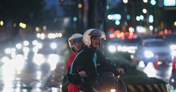 天氣不穩 嘉義以南山區防豪雨、新竹以北短暫陣雨 天氣不穩 嘉義以南山區防豪雨、新竹以北短暫陣雨