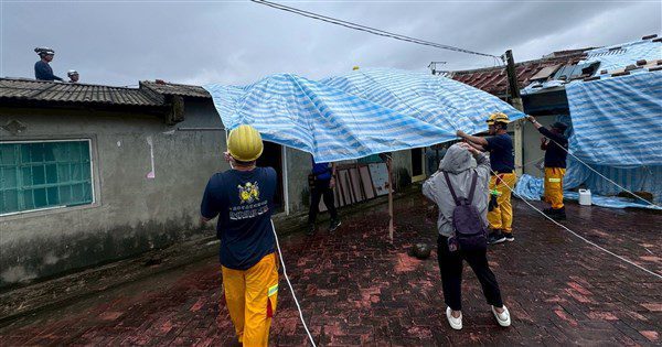 救助雲嘉南 勞動部放寬移工投入災區房屋修繕 救助雲嘉南 勞動部放寬移工投入災區房屋修繕