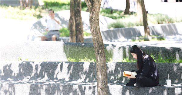 北部防38度高溫 吳德榮:熱帶低壓30日可能成颱 北部防38度高溫 吳德榮:熱帶低壓30日可能成颱