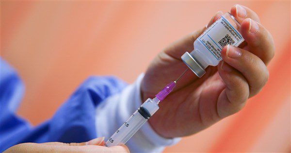 川普政府終止mRNA疫苗合約 意義與影響一次看 川普政府終止mRNA疫苗合約 意義與影響一次看