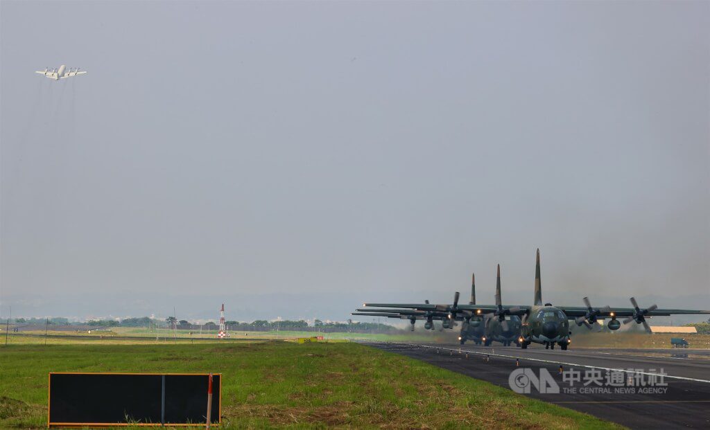 空軍：地面管制雷達符國際規範　傳危飛安並非事實