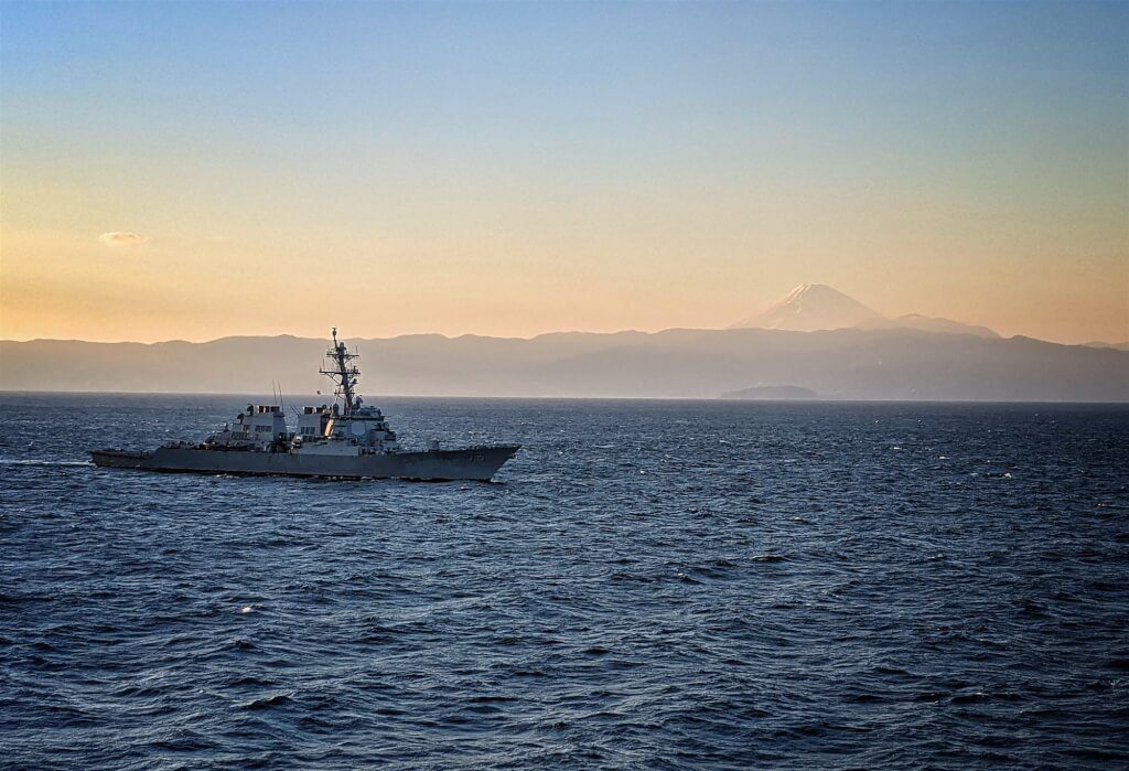 中菲激烈對峙後 美軍艦駛入黃岩島海域 中菲激烈對峙後 美軍艦駛入黃岩島海域