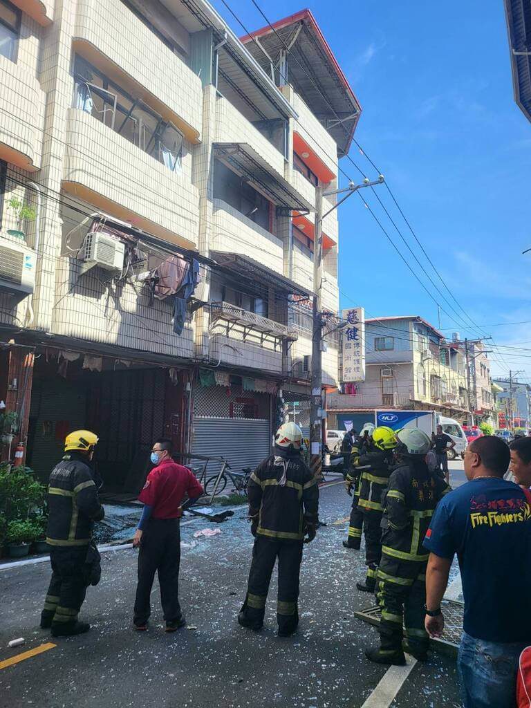 南投埔里民宅疑瓦斯氣爆 屋內1人燒燙傷急救 南投埔里民宅疑瓦斯氣爆 屋內1人燒燙傷急救