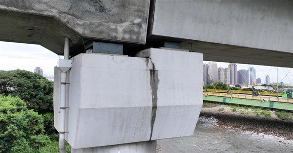 網傳橋梁現裂縫 高鐵澄清:近日下雨水痕 網傳橋梁現裂縫 高鐵澄清:近日下雨水痕