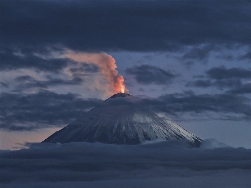 堪察加8.8強震引發7火山噴發 半島南部往東南方位移 堪察加8.8強震引發7火山噴發 半島南部往東南方位移