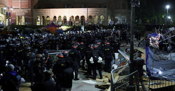 以反猶太主義指責UCLA 川普要求罰款近300億元 以反猶太主義指責UCLA 川普要求罰款近300億元