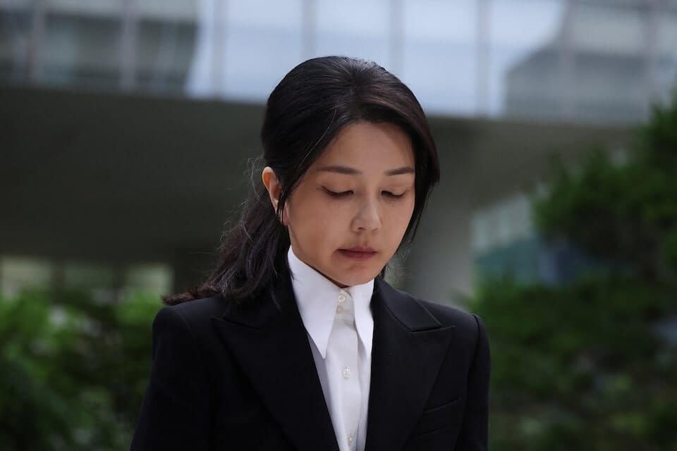 韓國前第一夫人金建希遭羈押 一餐32元地板床墊過夜 韓國前第一夫人金建希遭羈押 一餐32元地板床墊過夜