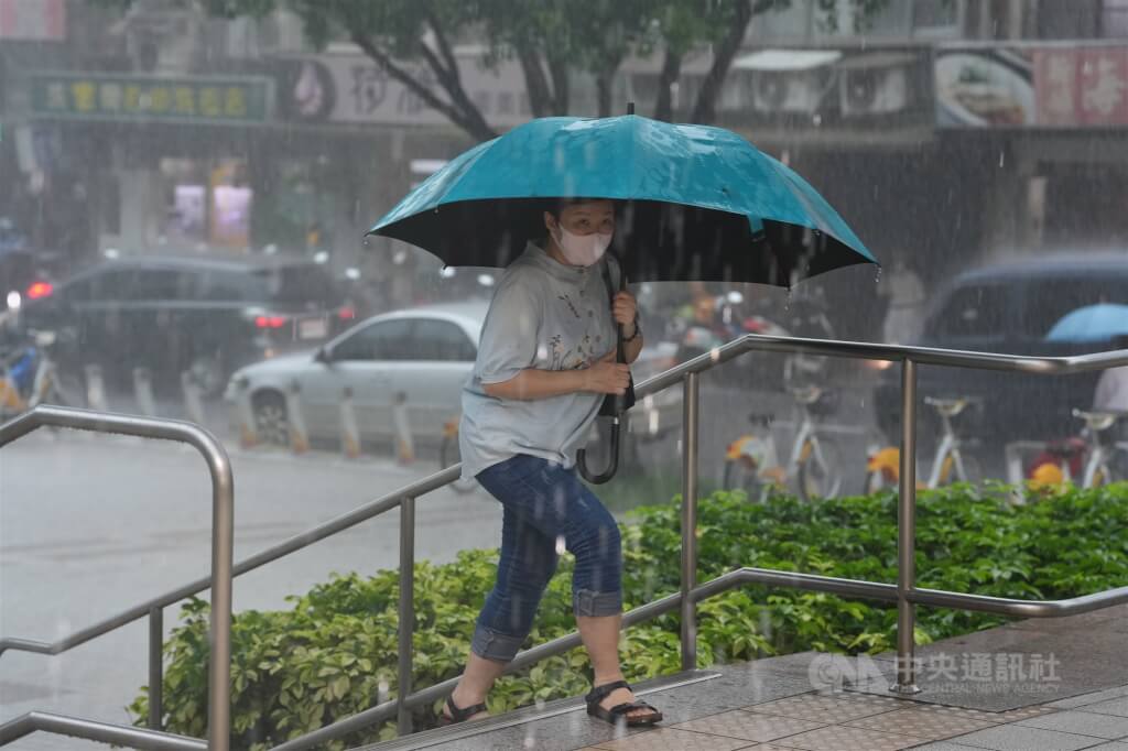 大台北7日防高溫 8日起水氣漸增午後降雨漸強 大台北7日防高溫 8日起水氣漸增午後降雨漸強