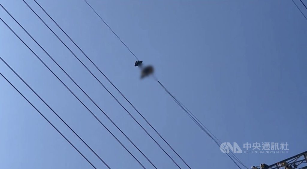 桃園男掛20層樓高壓電塔亡 疑失聯移工、警排除他殺 桃園男掛20層樓高壓電塔亡 疑失聯移工、警排除他殺