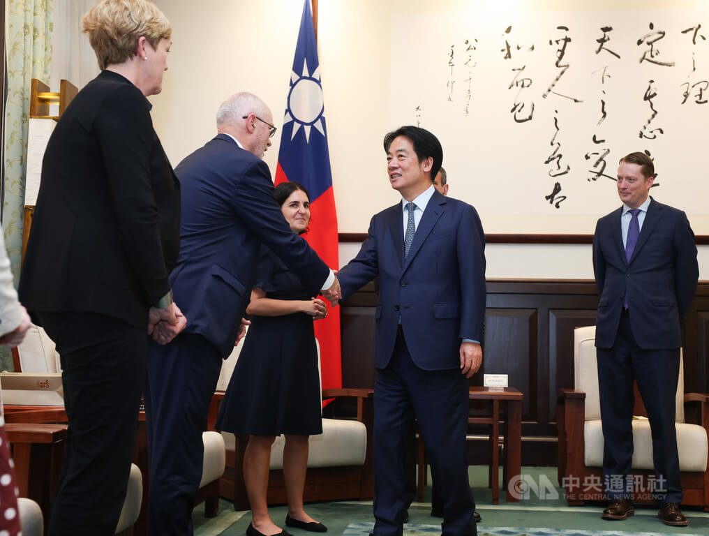 總統:對等關稅與避免雙重課稅協定 盼台美盡快達共識 總統:對等關稅與避免雙重課稅協定 盼台美盡快達共識