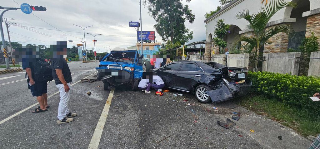 花蓮老夫妻就醫剛下車就遭撞 妻傷重命危 花蓮老夫妻就醫剛下車就遭撞 妻傷重命危