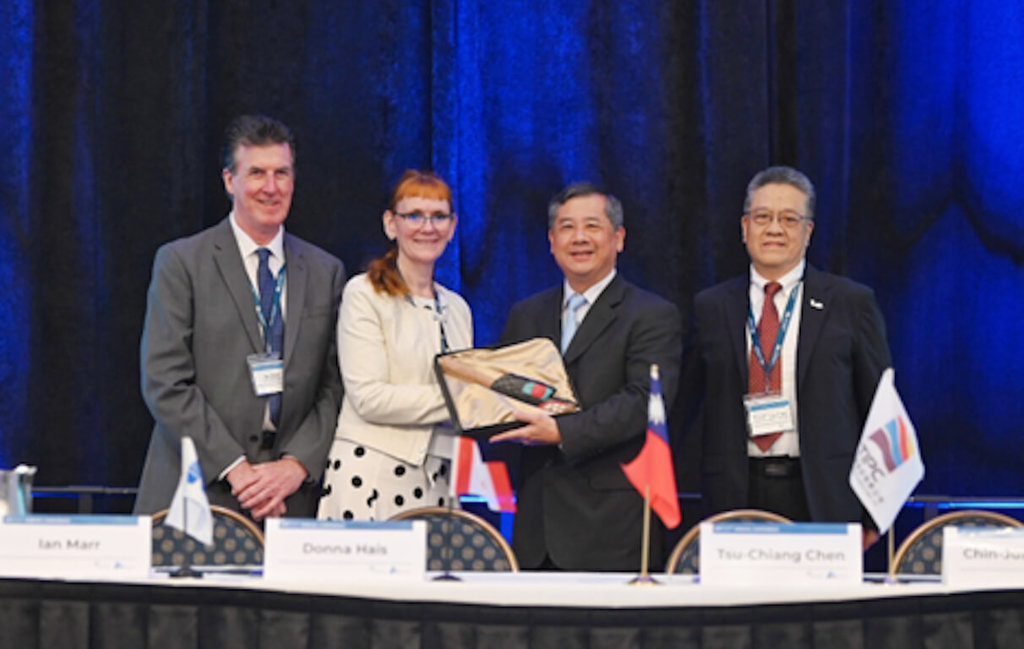 高雄港與納奈莫港締結姊妹港 拓展營運與資通合作 高雄港與納奈莫港締結姊妹港 拓展營運與資通合作