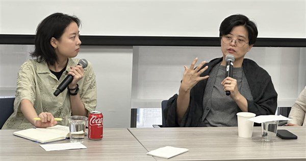 楊双子金翎哥倫比亞大學講座 談台灣認同與百合情誼 楊双子金翎哥倫比亞大學講座 談台灣認同與百合情誼