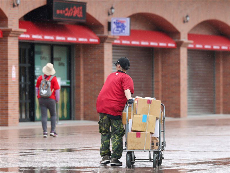 主計總處示警關稅衝擊發酵 工時不足就業者破12萬人 主計總處示警關稅衝擊發酵 工時不足就業者破12萬人