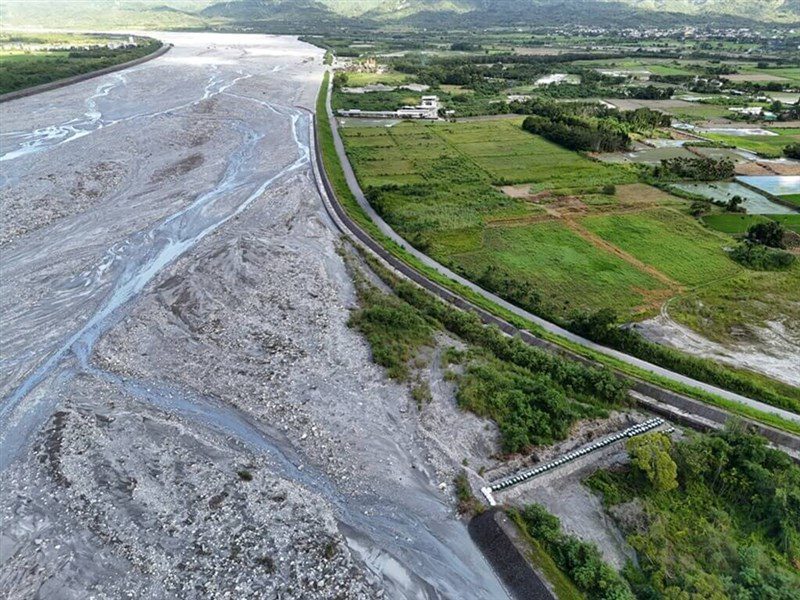 中央災變中心:馬太鞍溪堰塞湖9/23上午恐溢流 中央災變中心:馬太鞍溪堰塞湖9/23上午恐溢流