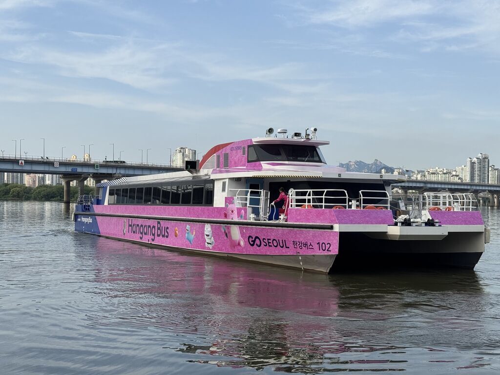 水上漢江巴士正式上路 10月起增開通勤快線 水上漢江巴士正式上路 10月起增開通勤快線