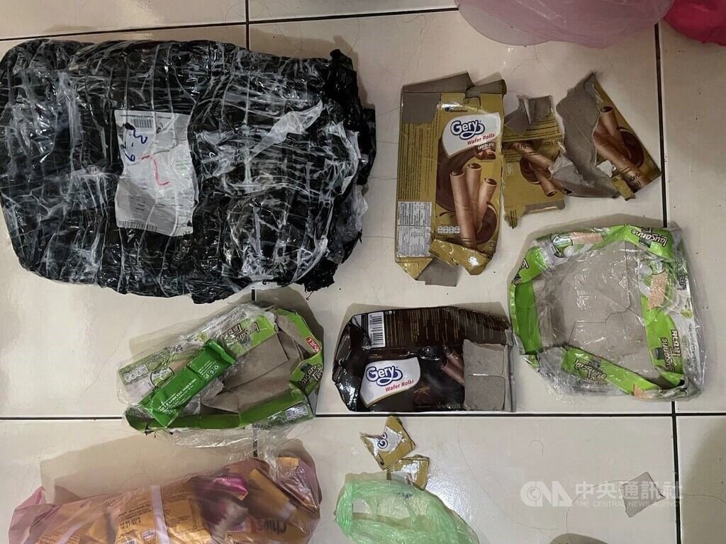 餅乾包裹藏毒郵寄來台遭查獲 刑事局逮3嫌送辦 餅乾包裹藏毒郵寄來台遭查獲 刑事局逮3嫌送辦
