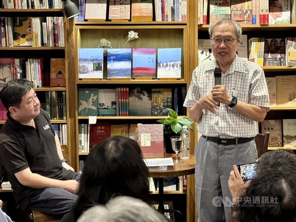 陳芳明赴新加坡座談 分享台灣文學史歷程與啟蒙故事 陳芳明赴新加坡座談 分享台灣文學史歷程與啟蒙故事