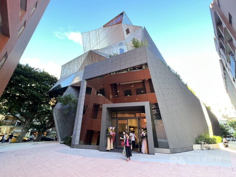 台師大美術館推高行健特展 呈現諾獎得主水墨世界 台師大美術館推高行健特展 呈現諾獎得主水墨世界