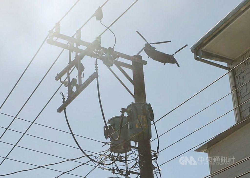 颱風樺加沙重創花蓮 陸軍CH-47搭載官兵投入救災 颱風樺加沙重創花蓮 陸軍CH-47搭載官兵投入救災