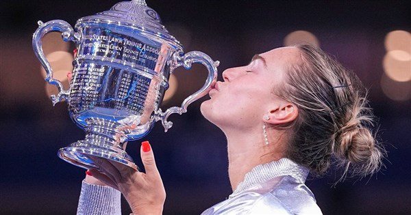 莎芭蓮卡美網2連霸 摘生涯第4座大滿貫女單金盃 莎芭蓮卡美網2連霸 摘生涯第4座大滿貫女單金盃